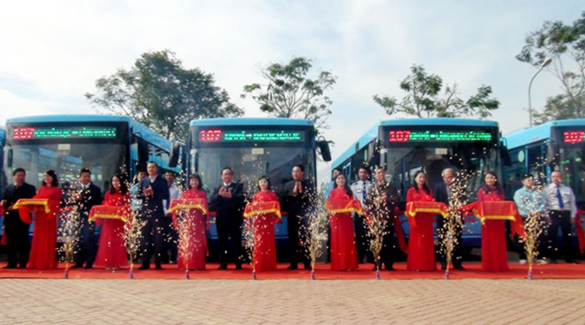 xe buýt 107 đi Làng văn hóa các dân tộc Việt Nam